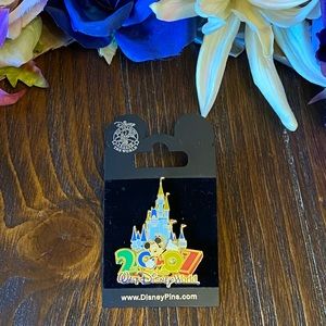Disney 2007 Walt Disney World with Mickey pin